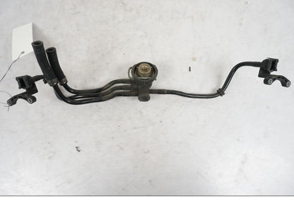 Höger sida på Fuel Rail från en BMW R 850 R -2004 motorcykel.