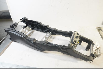 Vänster sida på Bakram från en Suzuki GSX-R 750 -2015 motorcykel.