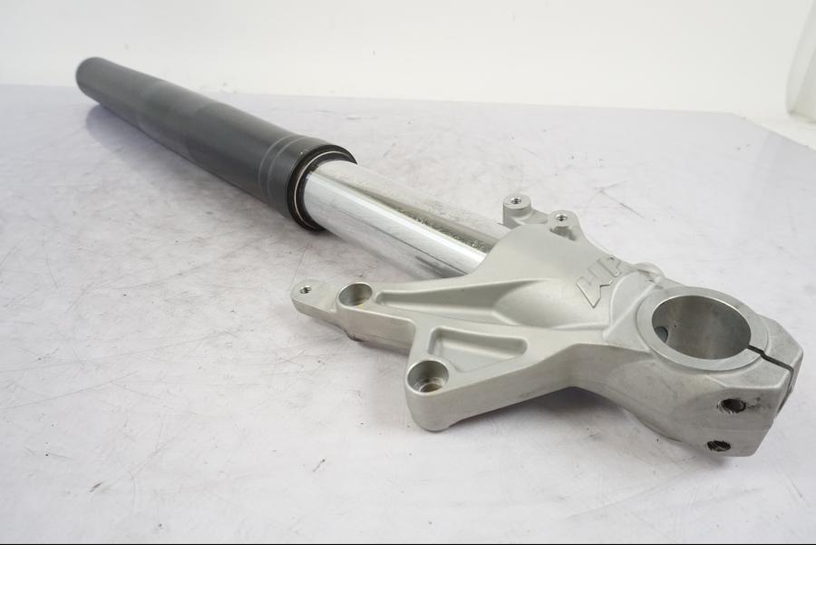 Framsidan på Gaffelben från en KTM 990 Super Duke -2006 motorcykel.