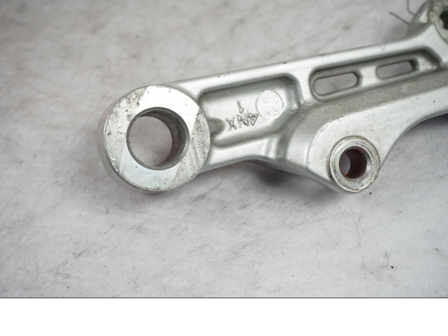 Höger sida på Bromsoksfäste från en Yamaha TRX 850 -1996 motorcykel.