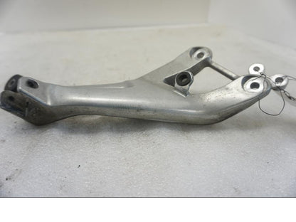 Höger sida på Fotpinnefäste från en Honda CBR 1100 XX -1998 motorcykel.