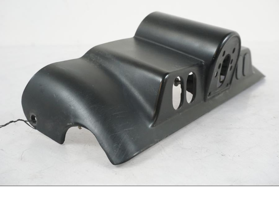 Baksidan på Instrumentpanelkåpa från en H-D Street Glide FLHX -2012 motorcykel.