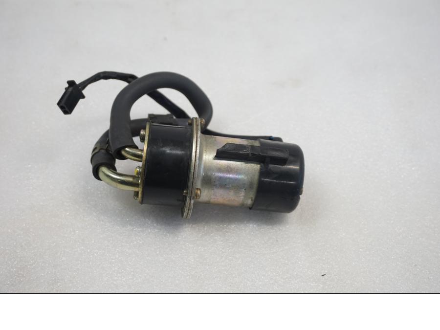 Vänster sida på Bensinpump förgasare från en Yamaha YZF R6 -1999 motorcykel.