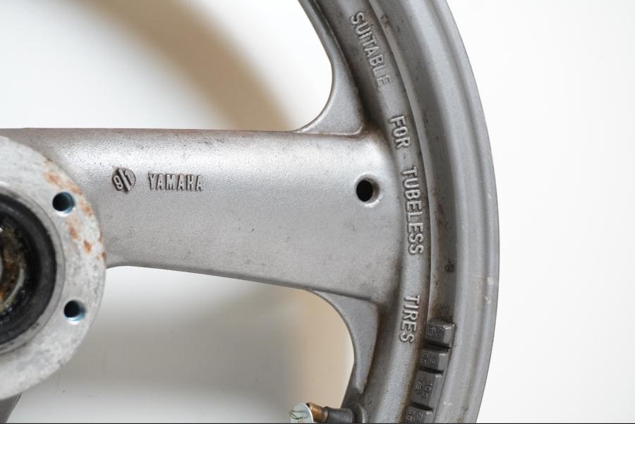 Extrabild5 på Fälg från en Yamaha FJ 1200 -1991 motorcykel.