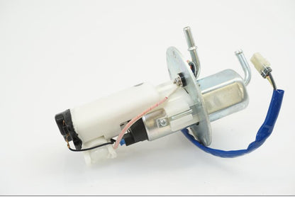 Snett nerifrån på Bensinpump insprut från en Kawasaki Z 1000 -2008 motorcykel.