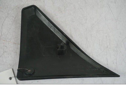 Höger sida på Ramplast från en Suzuki VZ 800 -2000 motorcykel.