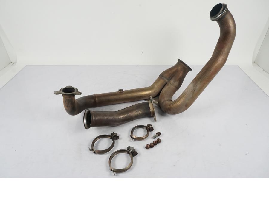 Framsidan på Grenrör från en KTM 1290 Super Duke R -2015 motorcykel.