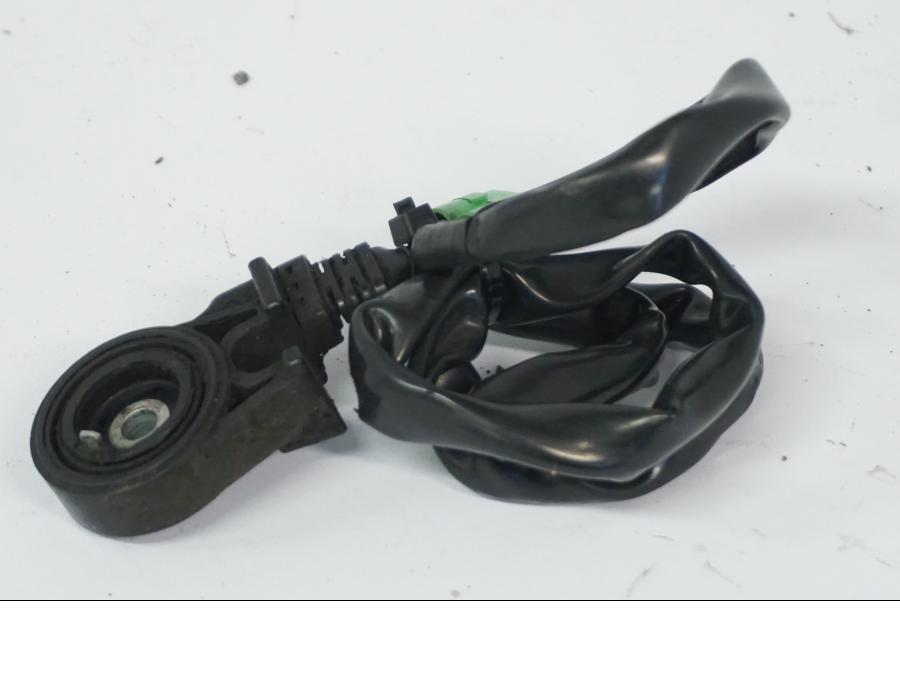 Snett uppifrån på Sidostödsbrytare från en Honda CB 500 X -2015 motorcykel.