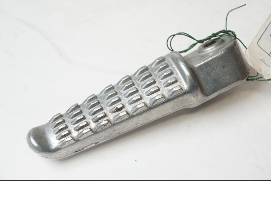 Framsidan på Fotpinne från en Kawasaki GTR 1400 -2008 motorcykel.