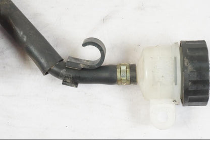 Höger sida på Bromshuvudcylinder från en Kawasaki KL 650A -1987 motorcykel.