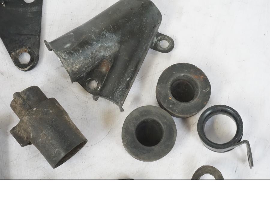 Höger sida på Skruv / Mutter etc från en Kawasaki KL 650A -1987 motorcykel.