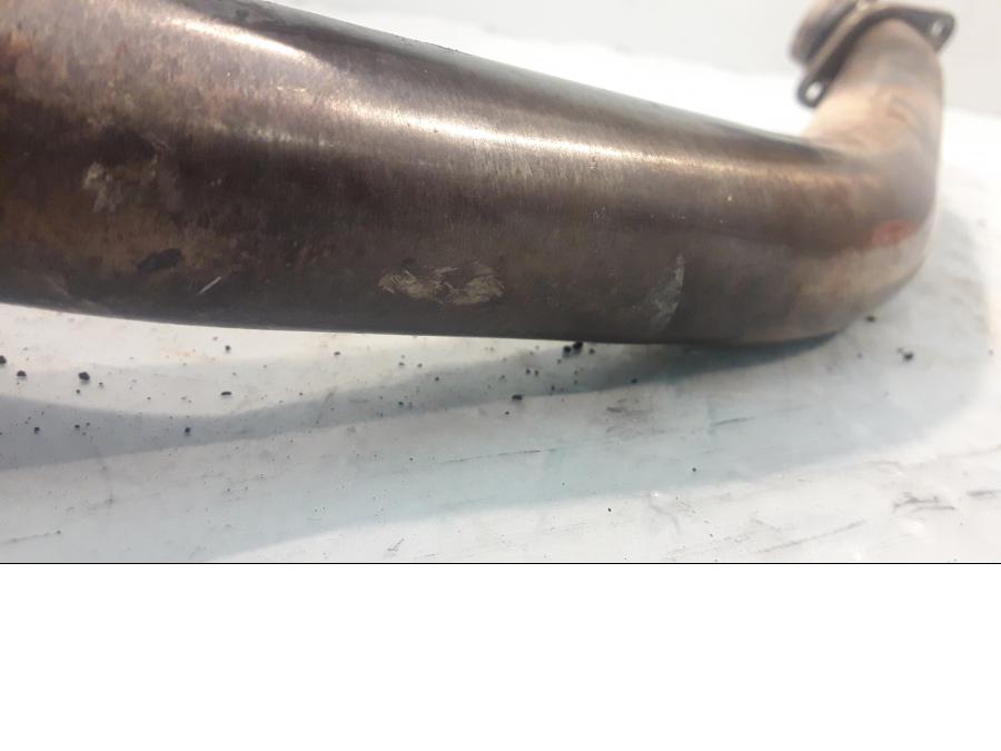 Höger sida på Grenrör från en BMW F 800 GS -2009 motorcykel.