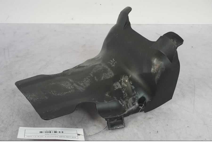 Framsidan på Plast från en KTM 1290 Super Adventure R -2018 motorcykel.