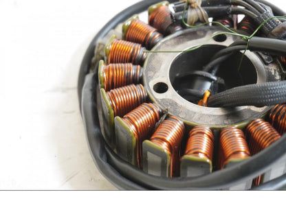 Baksidan på Generator från en Suzuki GSX-R 750 -1997 motorcykel.