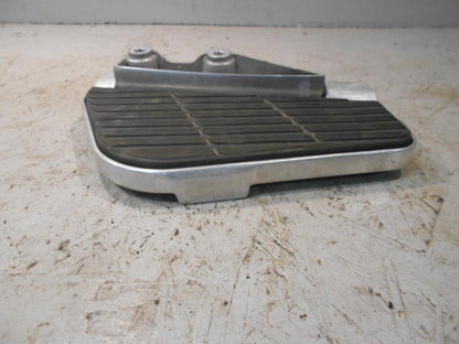 Baksidan på Fotplatta från en Honda GL 1800 -2001 motorcykel.