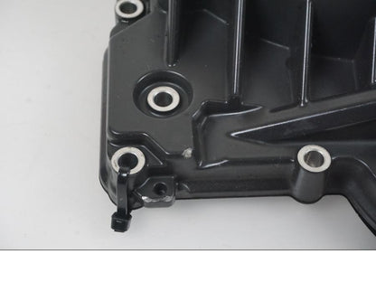 Vänster sida på Kopplingskåpa från en KTM 1290 Super Duke R -2021 motorcykel.