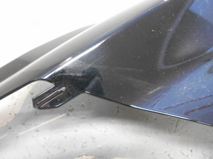 Vänster sida på Bensintankskåpa från en BMW K 1600 -2015 motorcykel.