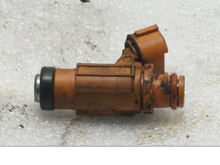 Framsidan på Spridare från en Suzuki SV 650 -2006 motorcykel.