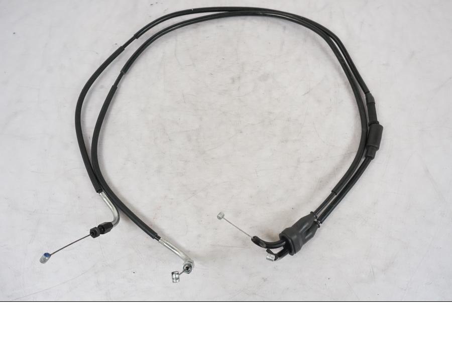 Framsidan på Gasvajer från en Yamaha MT-09 -2020 motorcykel.