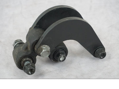 Framsidan på Stötdämparlänkage från en Yamaha MT 125 -2017 motorcykel.