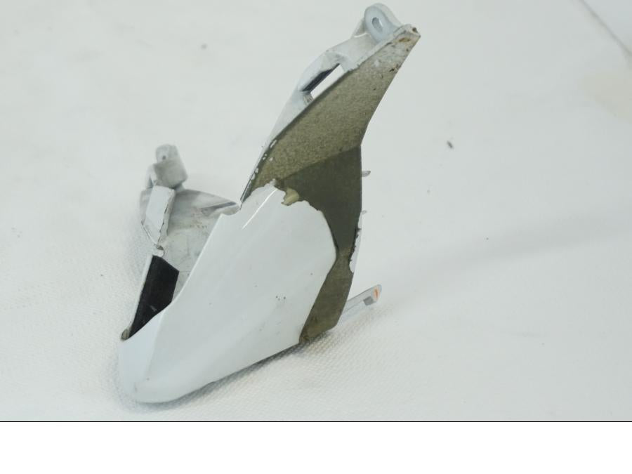 Höger sida på Toppkåpa från en Yamaha YZF R6 -2006 motorcykel.