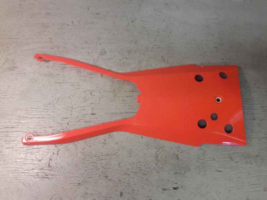 Framsidan på Undertail från en KTM 1290 Super Duke -2016 motorcykel.