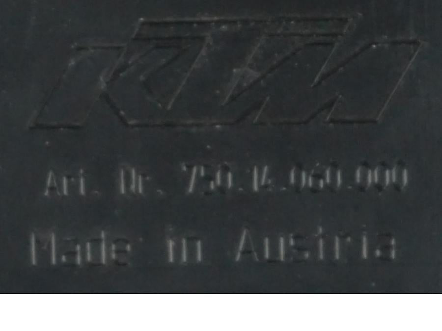 Extrabild5 på Instrumentpanelsfäste från en KTM 690 SM R -2009 motorcykel.