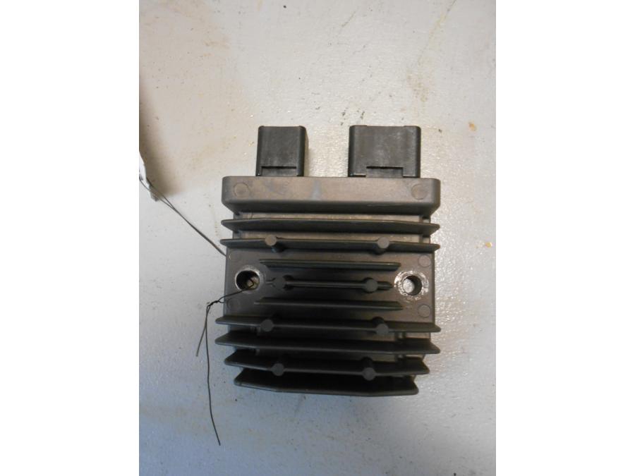 Framsidan på Likriktare från en Honda NC 750 S -2017 motorcykel.