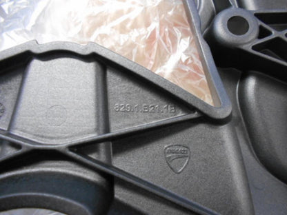 Höger sida på Topboxfäste från en Ducati Hypermotard -2014 motorcykel.