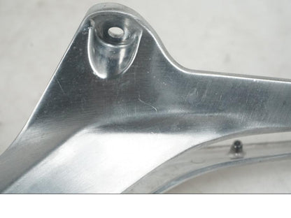 Extrabild1 på Blinkersfäste från en Triumph Speed Triple -2021 motorcykel.