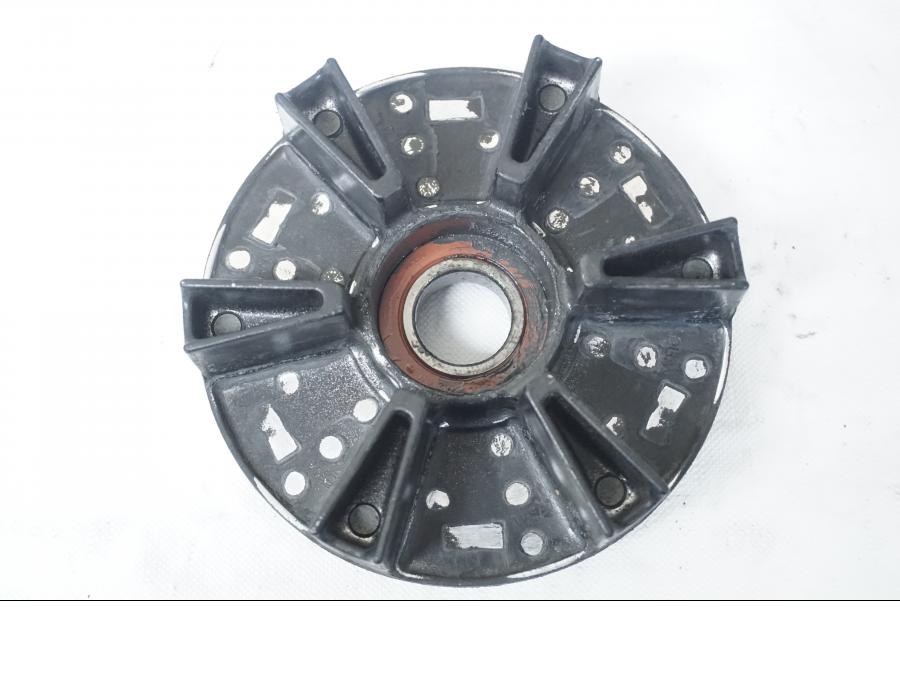 Baksidan på Drevfäste från en Yamaha YZF 1000 R1 -2002 motorcykel.