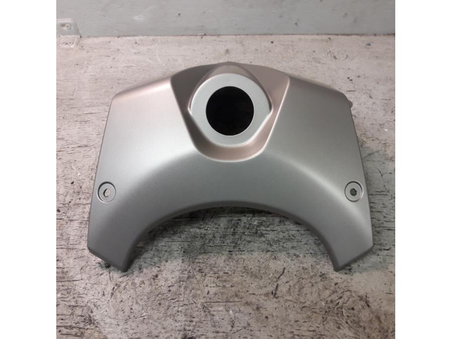 Baksidan på Tändningslåskåpa från en BMW C 650 -2011 motorcykel.