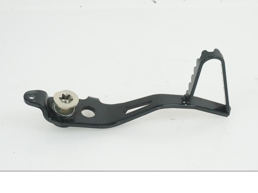 Baksidan på Bromspedal från en BMW R 1250 GS -2023 motorcykel.