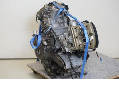 Baksidan på Motor från en Ducati Multistrada 1200 -2016 motorcykel.