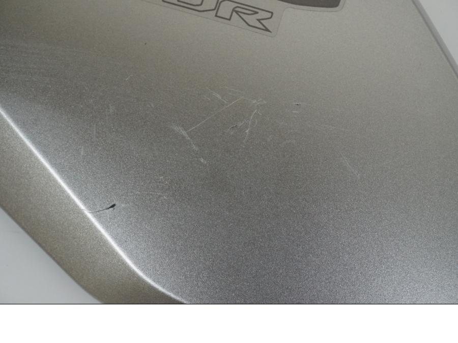 Baksidan på Sidkåpa från en Honda CB 650 R -2021 motorcykel.