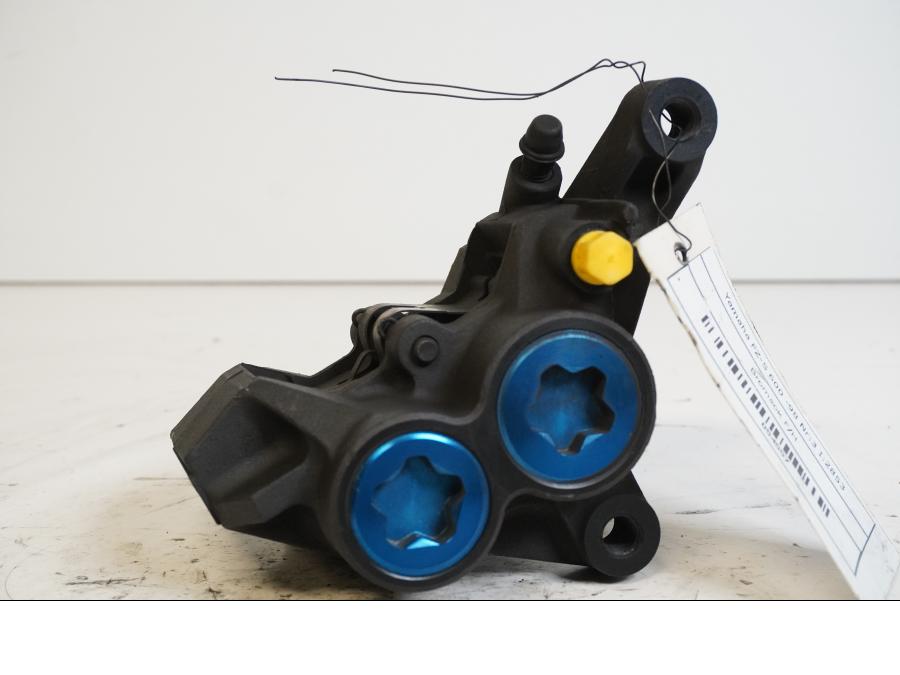 Framsidan på Bromsok från en Yamaha FZ-S 600 -1998 motorcykel.