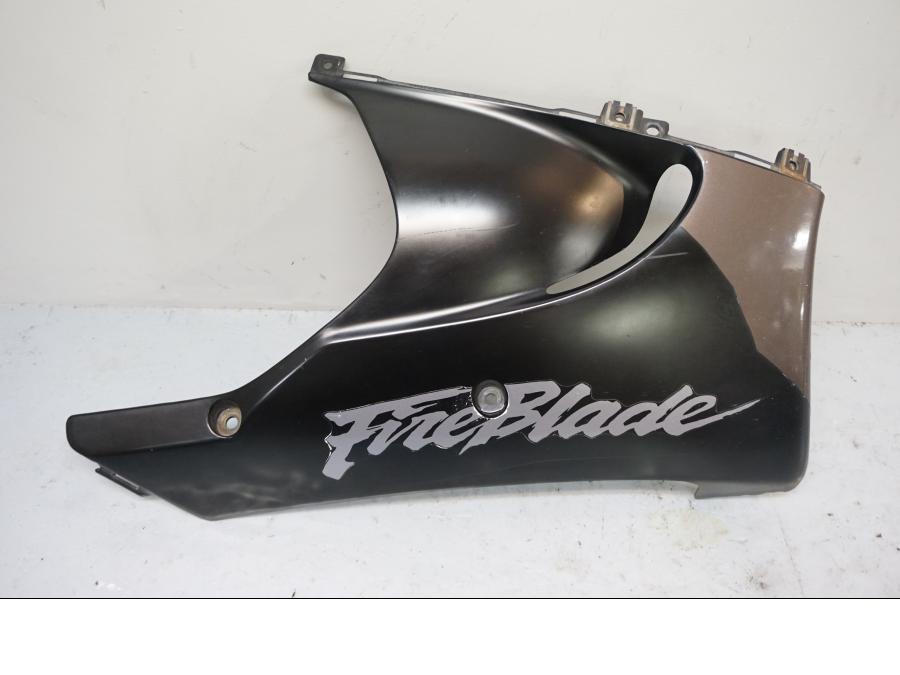 Framsidan på Magkåpa från en Honda CBR 900 RR -1996 motorcykel.