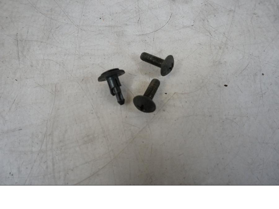 Baksidan på Sidkåpa från en Honda CBR 600 F -2001 motorcykel.