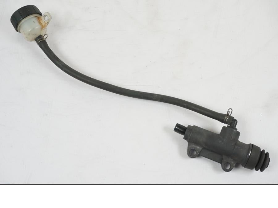 Framsidan på Bromshuvudcylinder från en Aprilia RS 125 -2000 motorcykel.