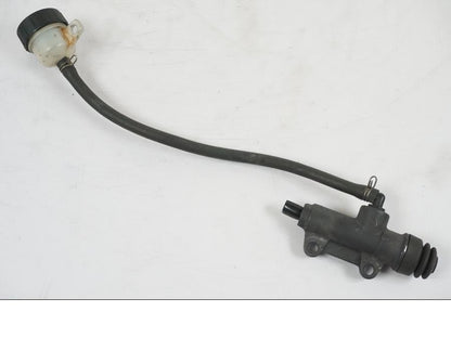 Framsidan på Bromshuvudcylinder från en Aprilia RS 125 -2000 motorcykel.