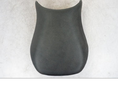 Snett uppifrån på Sadel från en Kawasaki ZX-6R -2006 motorcykel.