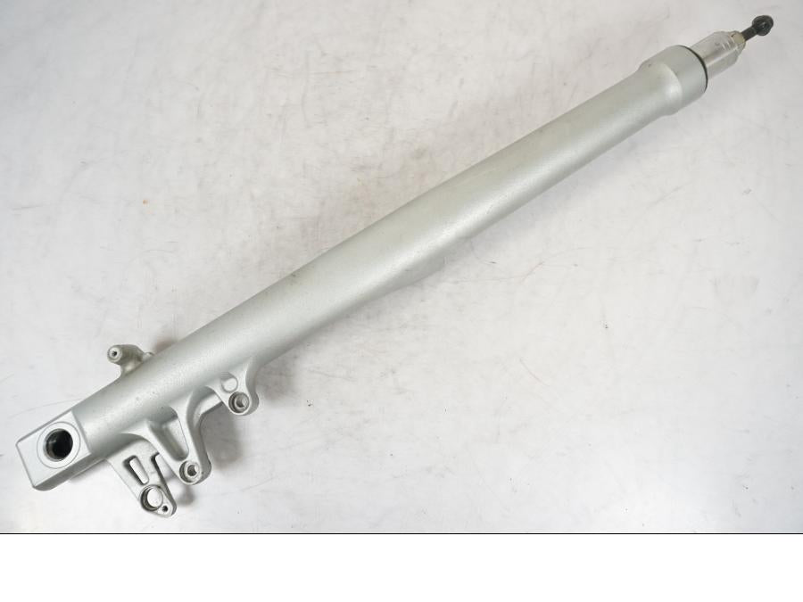 Framsidan på Gaffelben från en BMW R 1200 R -2007 motorcykel.