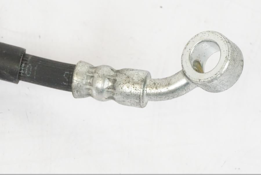 Vänster sida på Bromsledning från en Suzuki GSX-S 1000 -2017 motorcykel.