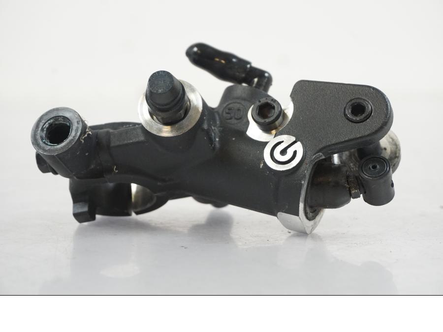 Framsidan på Bromshuvudcylinder från en KTM 1290 Super Duke R -2022 motorcykel.