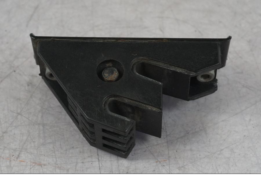 Baksidan på Sadelfäste från en BMW R 1100 GS -1998 motorcykel.