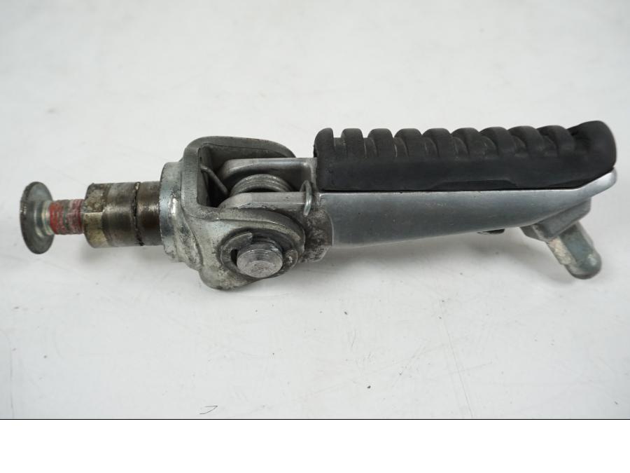 Vänster sida på Fotpinne från en Kawasaki Z 750 -2006 motorcykel.