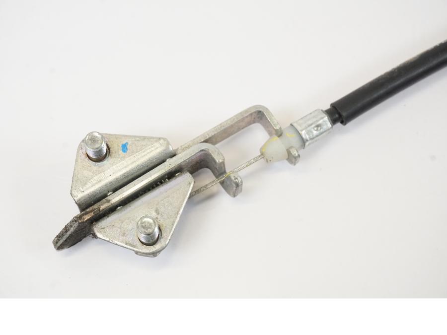 Baksidan på Sadellåsmekanism från en Yamaha MT-07 -2016 motorcykel.