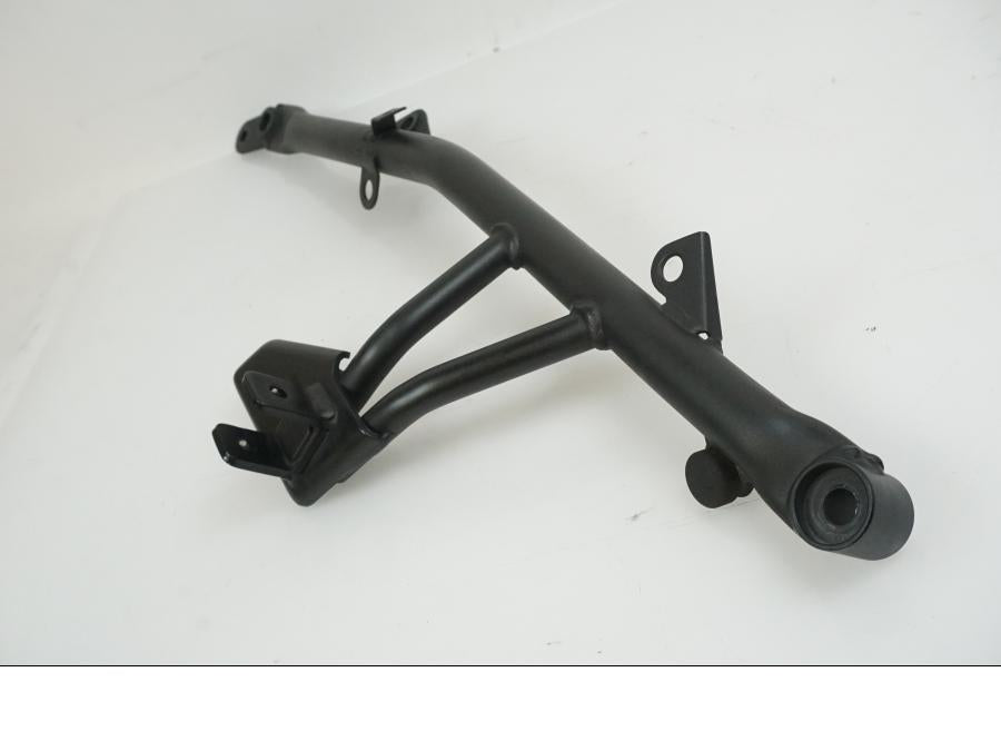 Höger sida på Fotpinnefäste från en Kawasaki Vulcan S -2018 motorcykel.