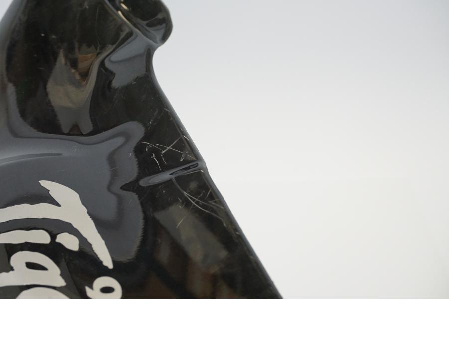 Snett nerifrån på Sidopanel från en Triumph Tiger -2004 motorcykel.