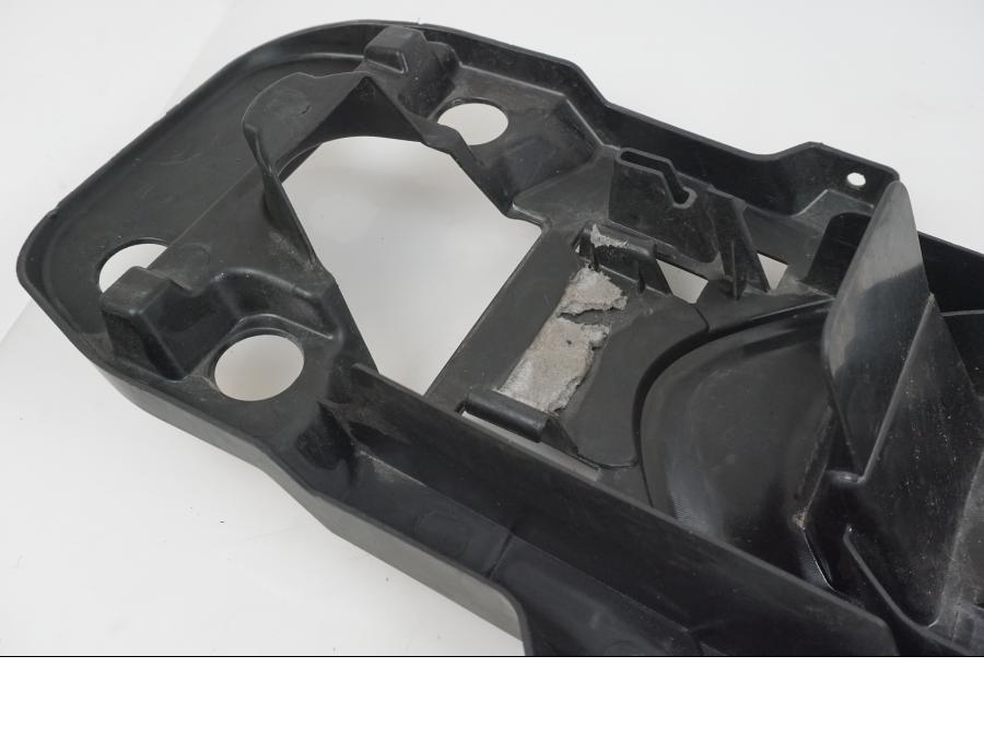 Snett uppifrån på Undertail från en Suzuki GSX-R 750 -2009 motorcykel.